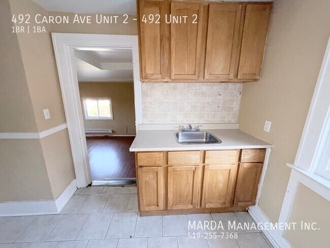 Photo du bâtiment - COZY 1 BED/1 BATH SPLIT-LEVEL UPPER UNIT P...