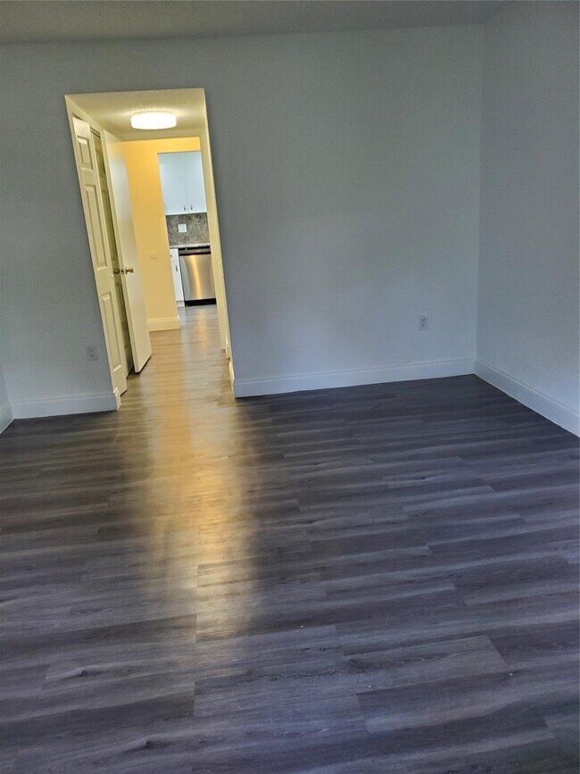 Foto del edificio - 4205 N University Dr