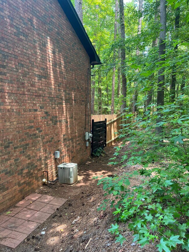 Building Photo - 168 Highland Park Dr