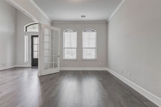 Building Photo - 30627 S Creek Way