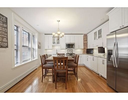 Building Photo - 4-6 Henchman St