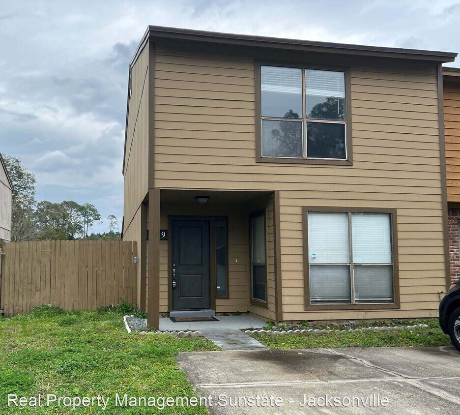 3 br, 2.5 bath House 5619 Marathon Pkwy House Rental in