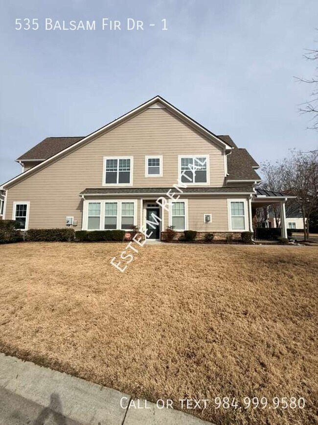 Foto del edificio - 535 Balsam Fir Dr