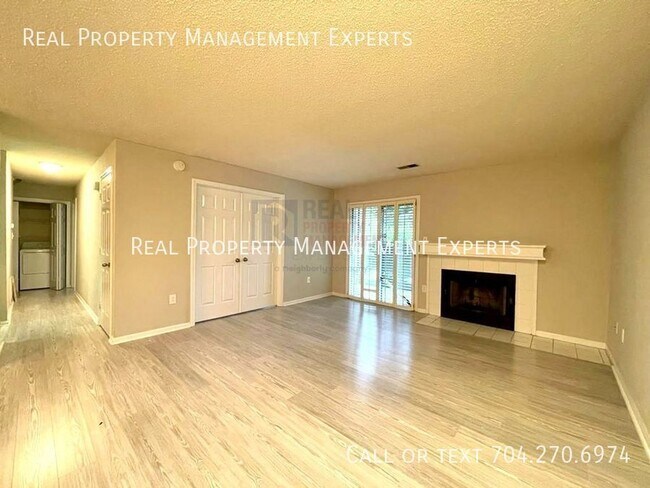Foto del edificio - 5003 Sharon Rd