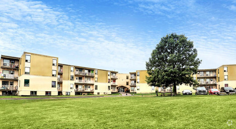 Building Photo - Treeview Apartments