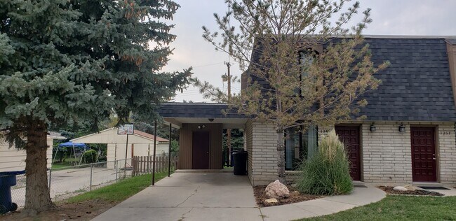 Building Photo - 1349 E 4065 S