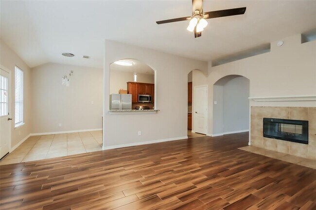 Building Photo - 970 Fife Dr