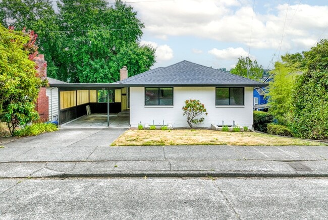 Foto del edificio - 2828 23rd Ave W