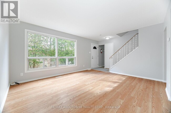 Photo du bâtiment - 961-961 Francis Rd
