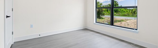 Foto del edificio - 12136 Tetzel Ave