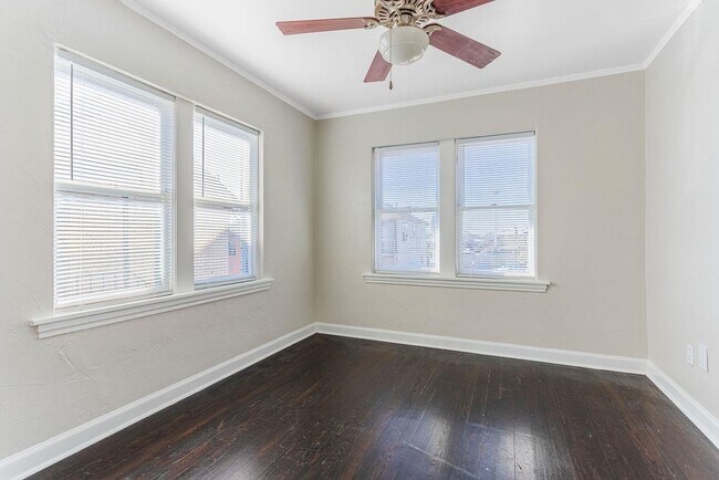 Foto del edificio - 2419 N Harvey Ave