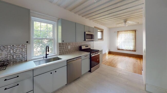 Building Photo - 1132 Michigan-1132MICH