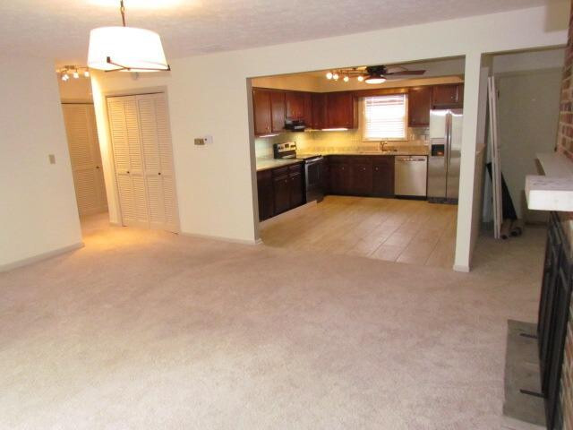 Building Photo - 3375 Moundview Ct