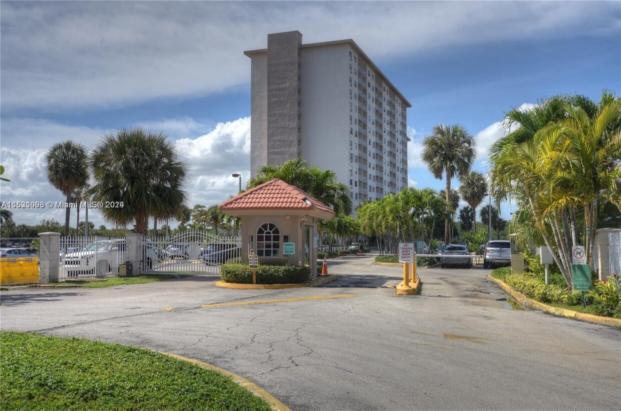 Foto del edificio - 400 Kings Point Dr