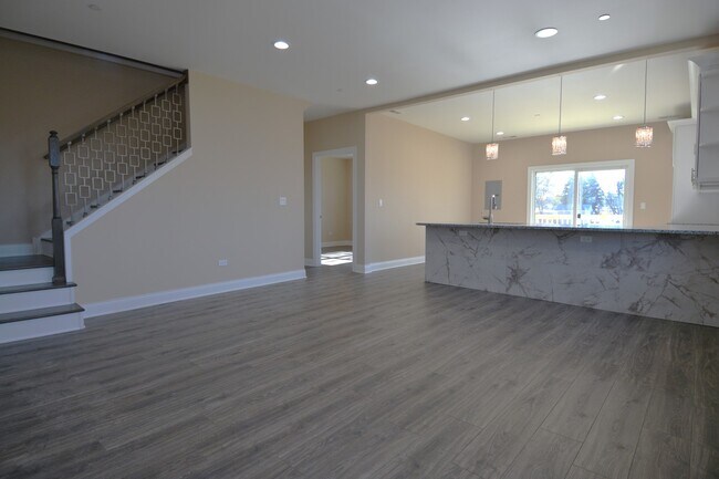 Building Photo - 8633 Covington Place