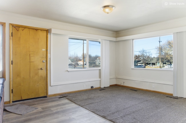 Building Photo - 466 E Center St