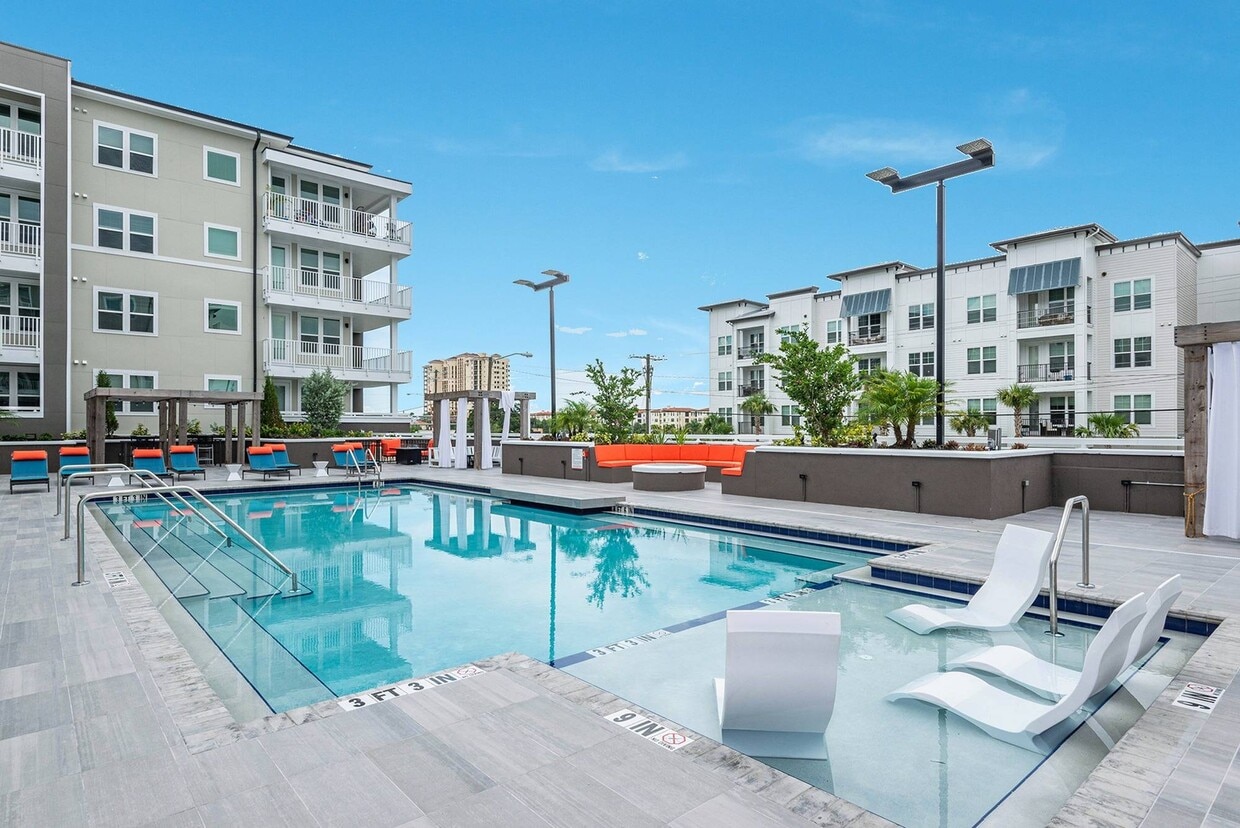 Alton Westshore 5320 S West Shore Blvd Tampa, FL