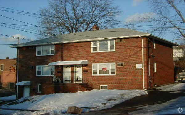 Foto principal - 144 Outwater Ln