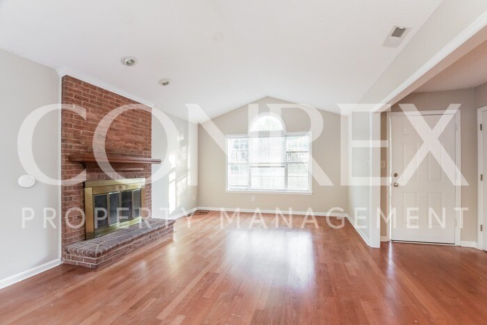 Building Photo - Charming Three Bedroom w/Garage