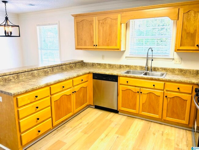 Building Photo - 7714 Thompsons Way
