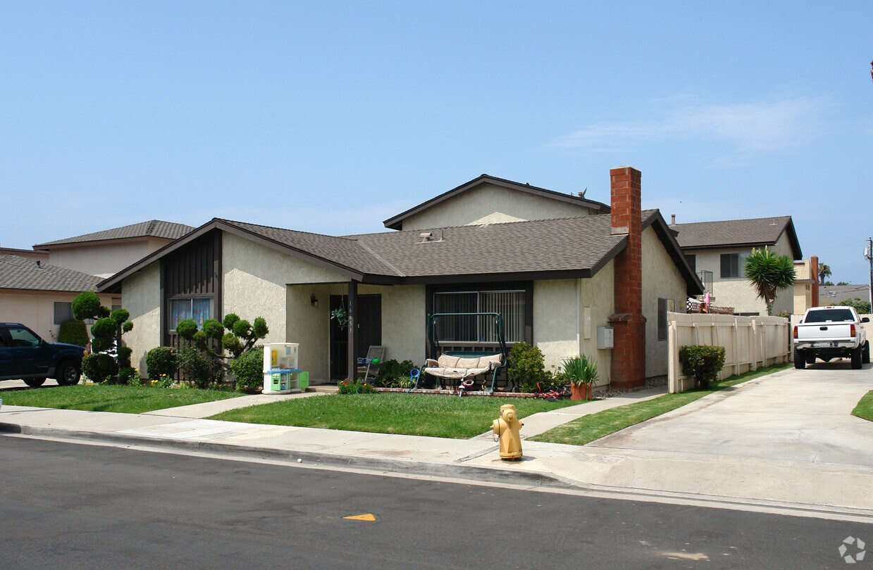 Primary Photo - SIMS Apartments
