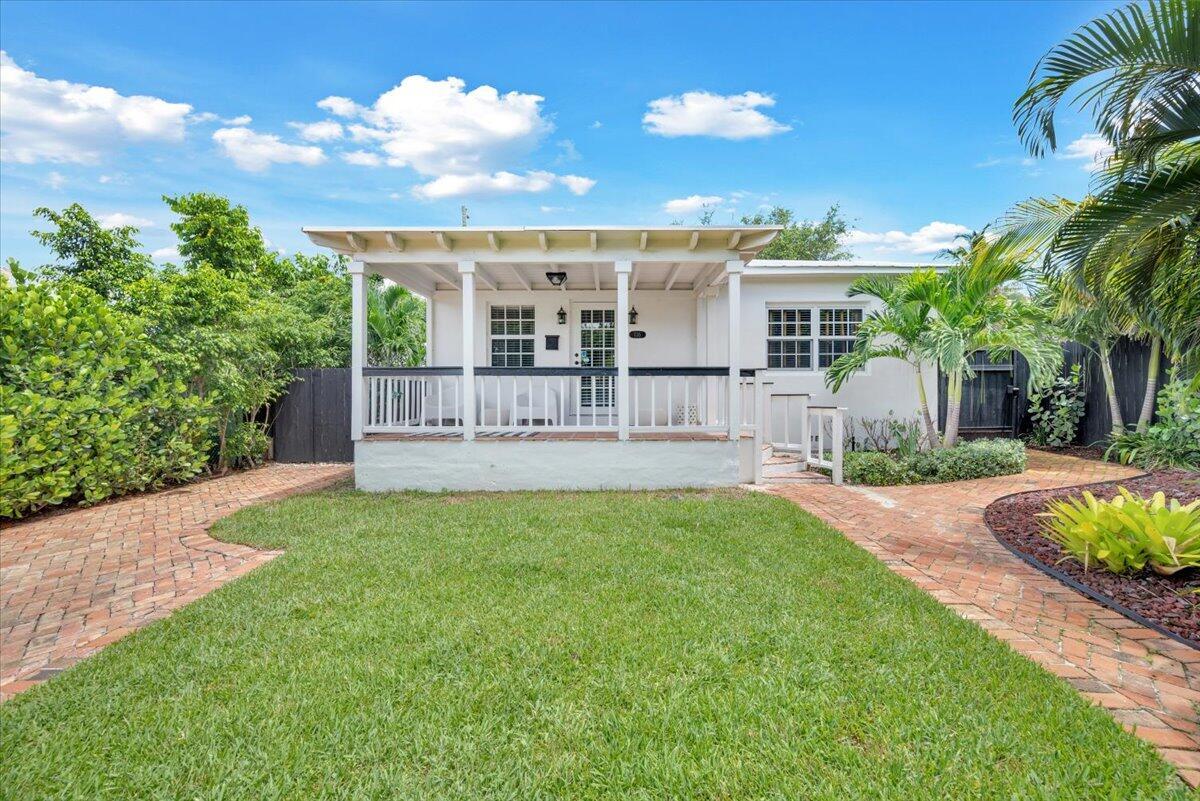 Foto principal - 735 Newark St