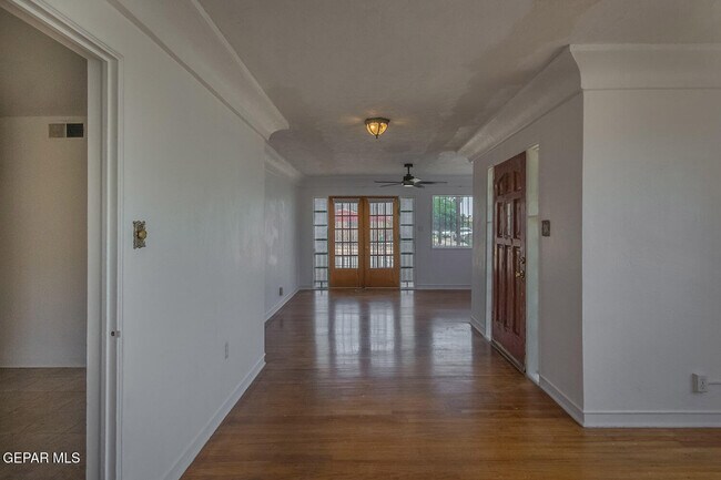 Foto del edificio - 4029 Hueco Ave