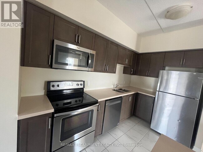 Photo du bâtiment - 640-640 Sauve St
