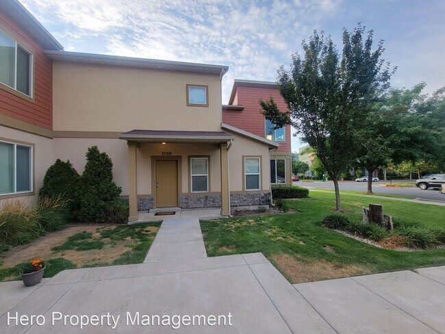Building Photo - 2 br, 2.5 bath House - 3708 West Periwinkl...