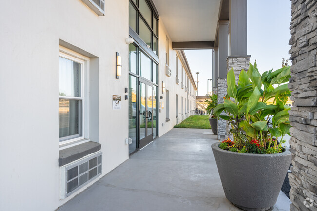 Building 1 - Entrance - Studios on Spring