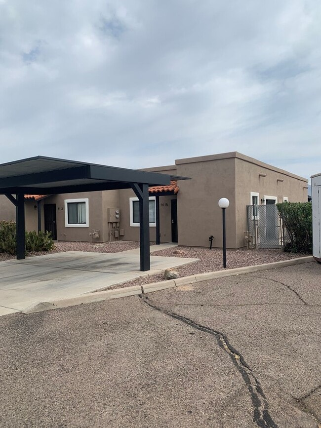 Building Photo - 9115 E Esperanza Dr