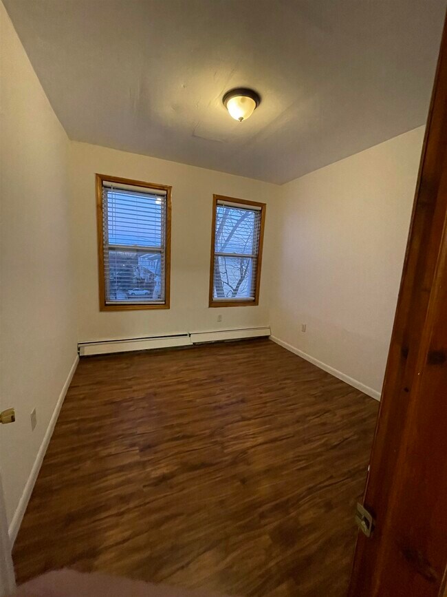 Building Photo - 188 Avenue F
