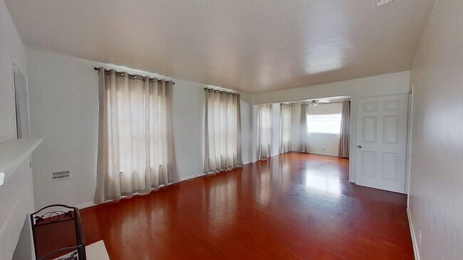 Foto del edificio - Charming 3 Bed 1 Bath House in Santa Ana!