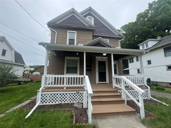 Building Photo - 308 Mersereau Ave