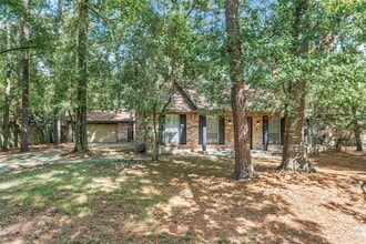 Building Photo - 2610 Rosewood Pl
