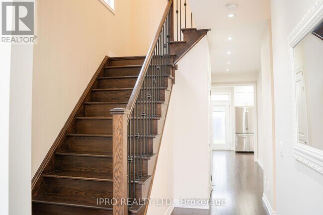 Building Photo - 55 Speedwell St