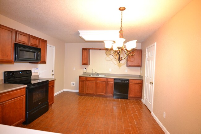 Foto del edificio - Bedroom 2 Bath Home in Desirable NW Bridge...