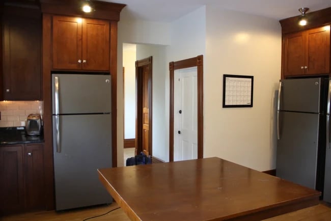 Building Photo - 532 S Walnut St