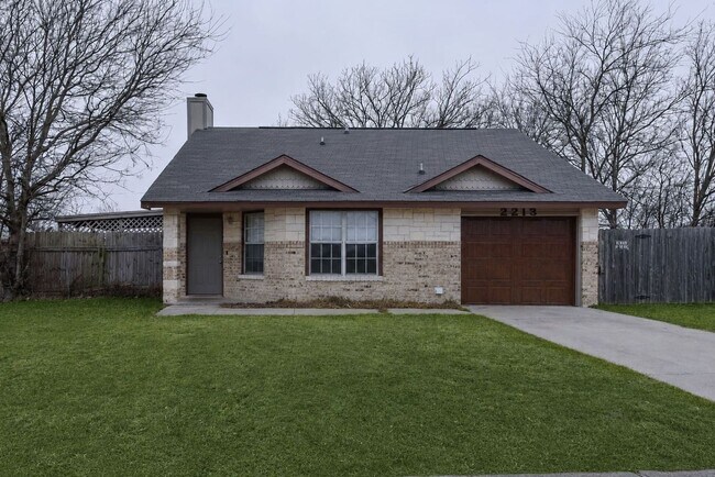 Building Photo - Charming Corner Lot Retreat: 3-Bedroom Haven in Killeen!