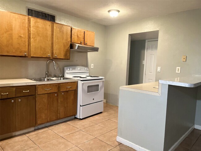 Building Photo - 14443 Edenglen Dr