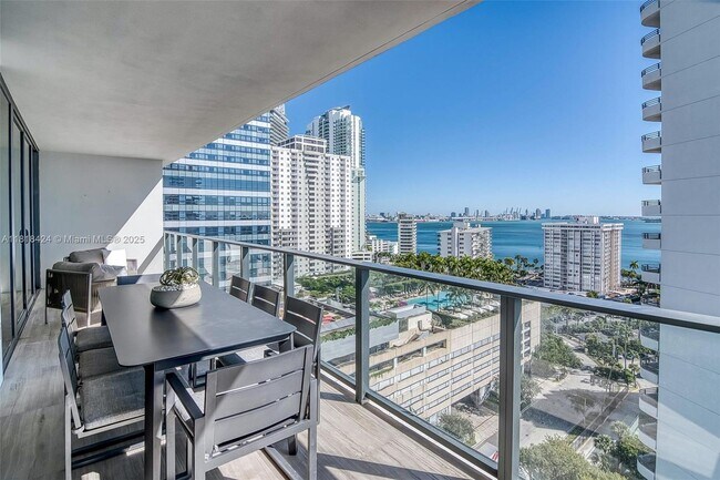Foto del edificio - 1451 Brickell Ave
