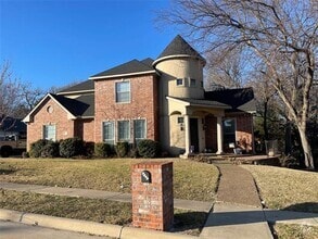 Building Photo - 9309 Nottingham Ct