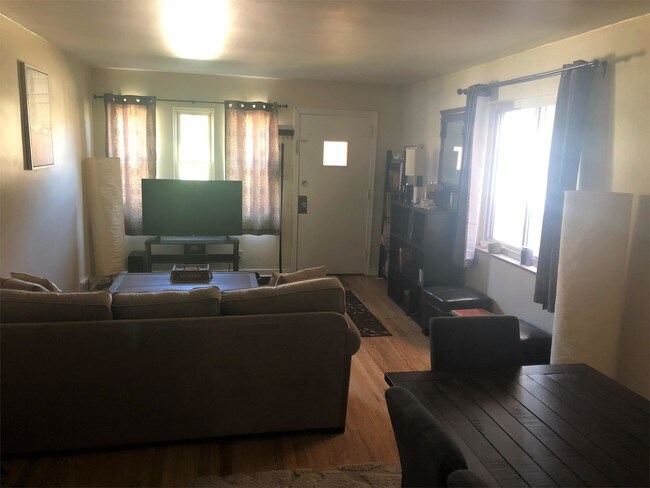 Foto del edificio - 954 Kennebec St