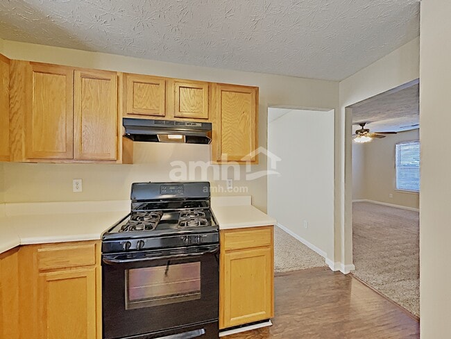 Foto del edificio - 1215 Wilkes Crest Dr