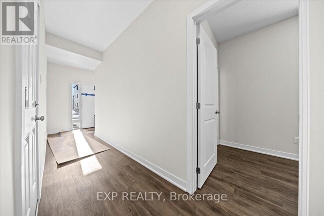 Building Photo - 822 Demulcent Ln