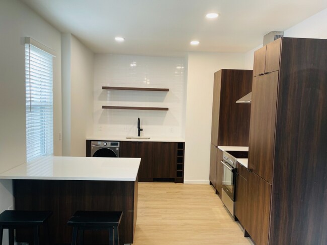 Building Photo - 2517 Mozart Pl NW
