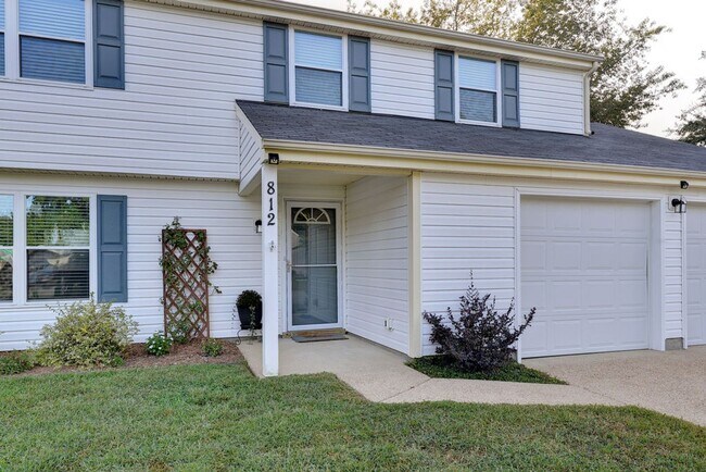 Foto del edificio - 812 Stony Dr