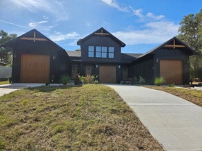 Building Photo - 207 Cherry Ave