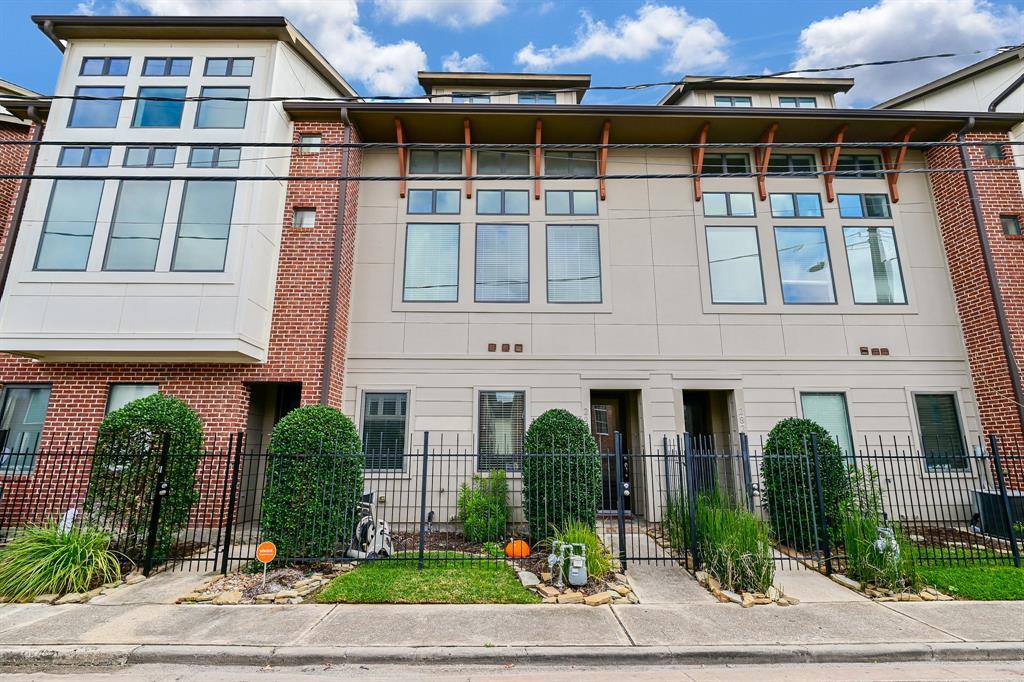 2823 Pease St, Houston, TX 77003 Condo for Rent in Houston, TX