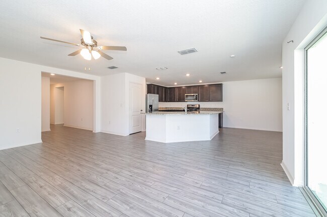 Building Photo - 501 Kensington View Dr